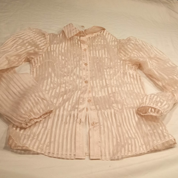 Shear light tan 18 Centimetres nwt top - Picture 1 of 4